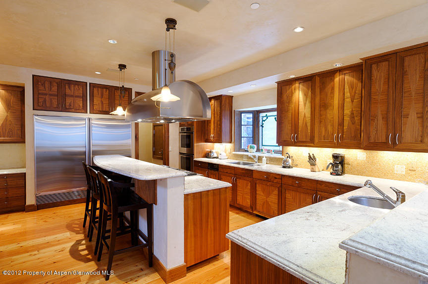 127 Robinson Road