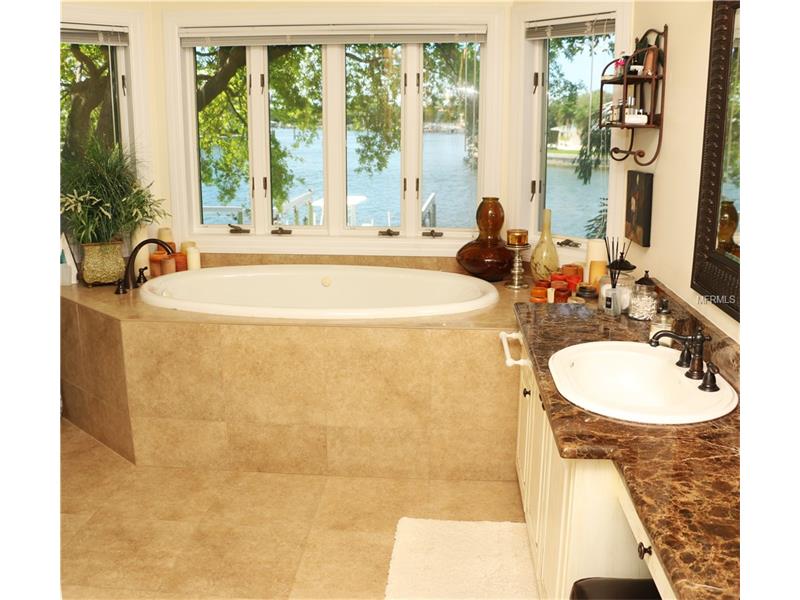 3110 Bayshore Blvd NE