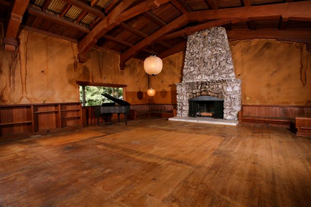 5756 Valley Oak Drive