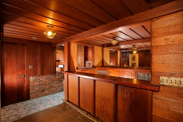 5756 Valley Oak Drive