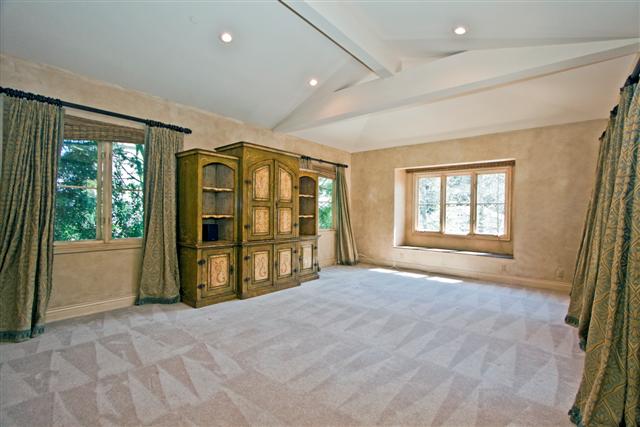 12094 Summit Circle