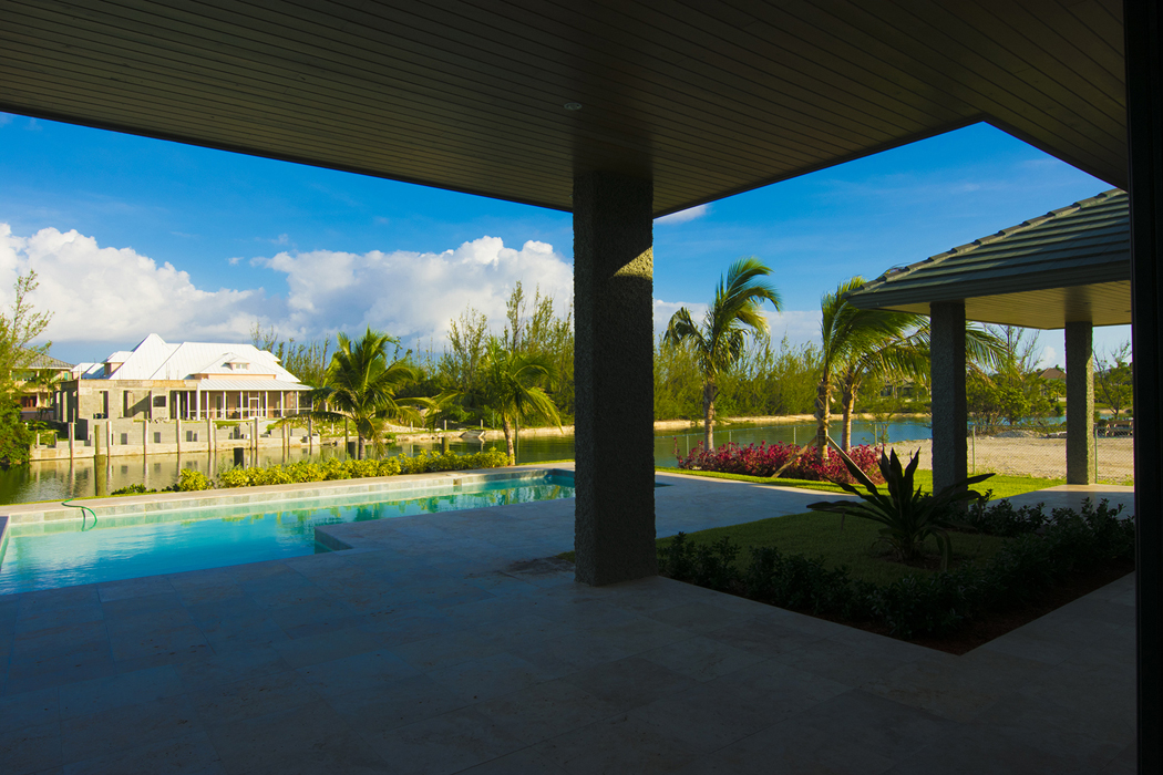 AWESOME EXECUTIVE CANAL FRONT VILLA