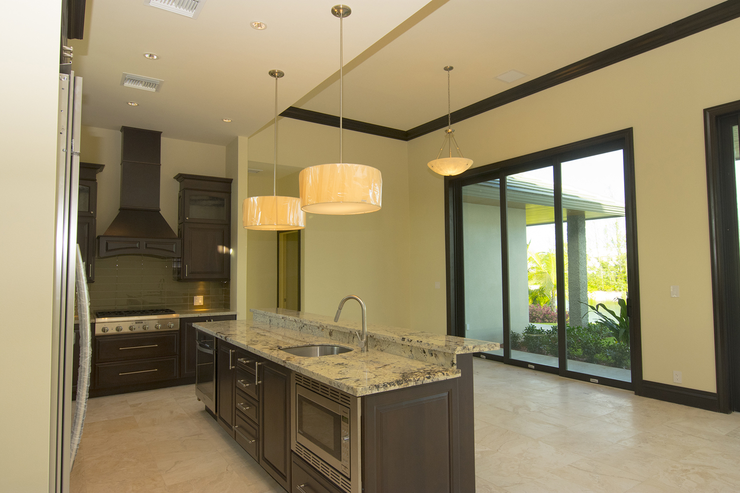 AWESOME EXECUTIVE CANAL FRONT VILLA