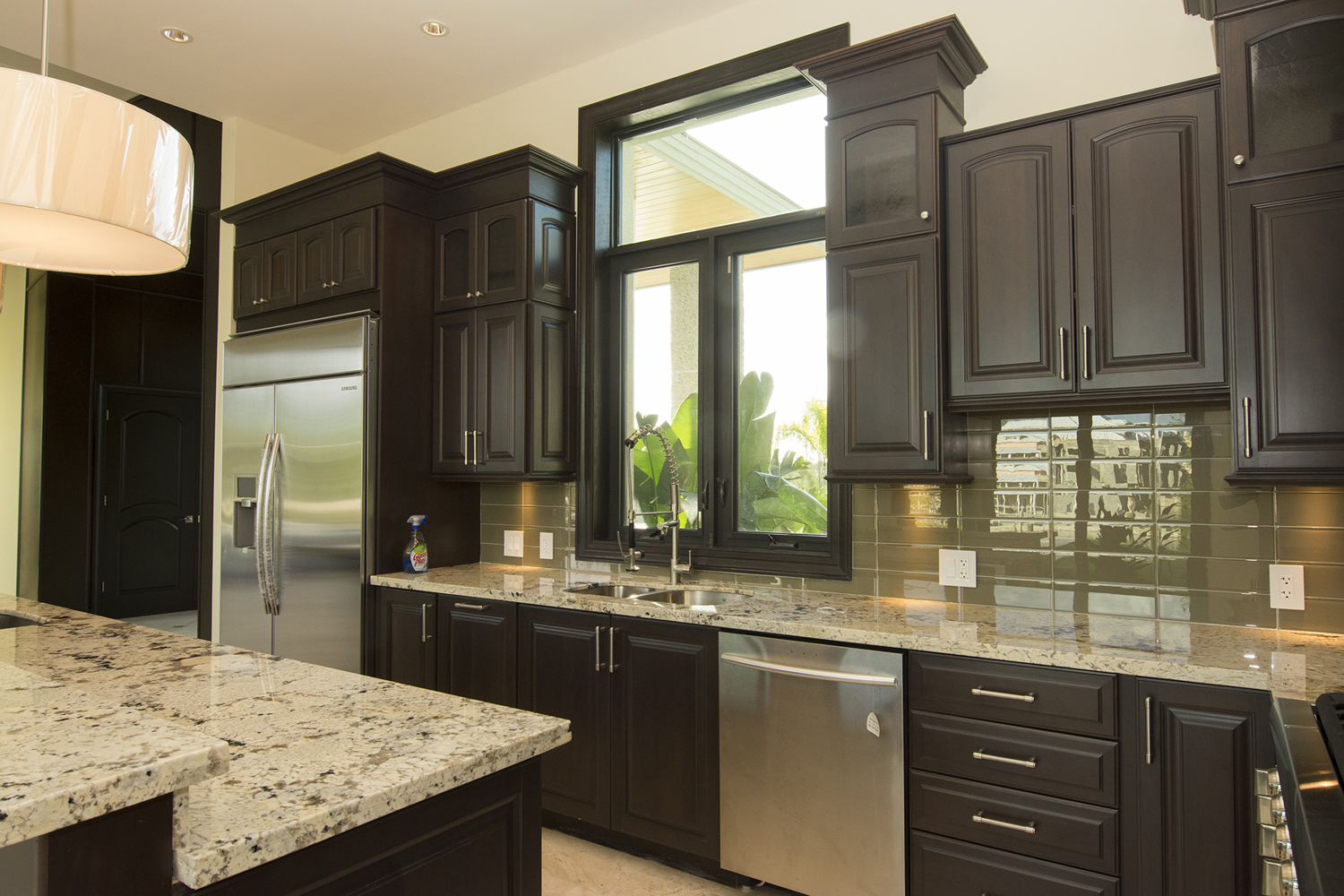 AWESOME EXECUTIVE CANAL FRONT VILLA