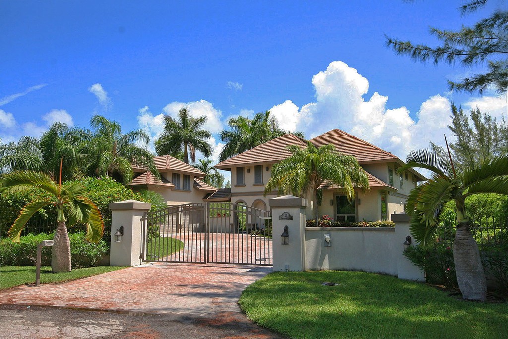Stunning Home on the Canal in Fortune Bay!