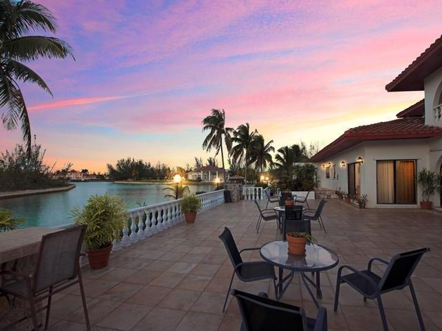Pine Bay Exec Villa