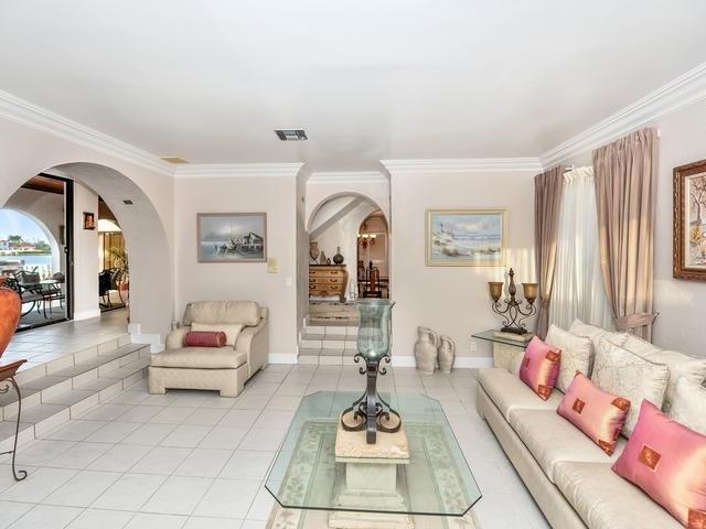 Pine Bay Exec Villa