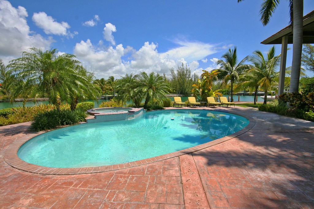 Stunning Home on the Canal in Fortune Bay!