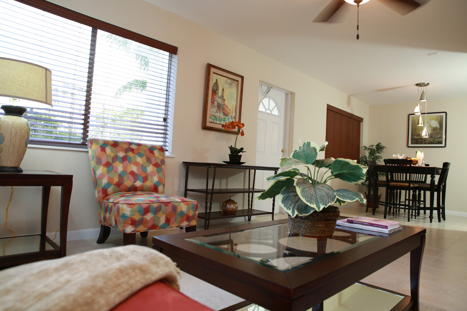 Villas in Lucaya Apartment Complex