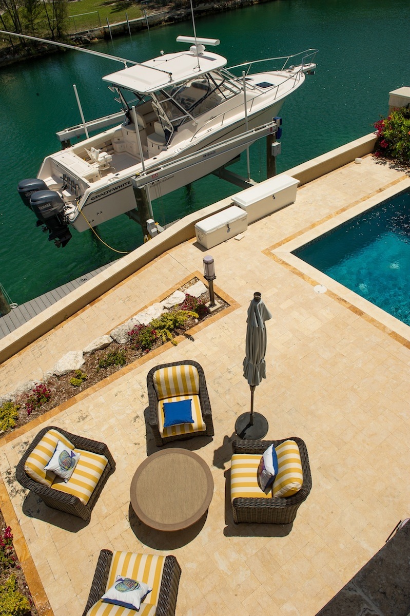 Grand Bahamian Waterfront Estate