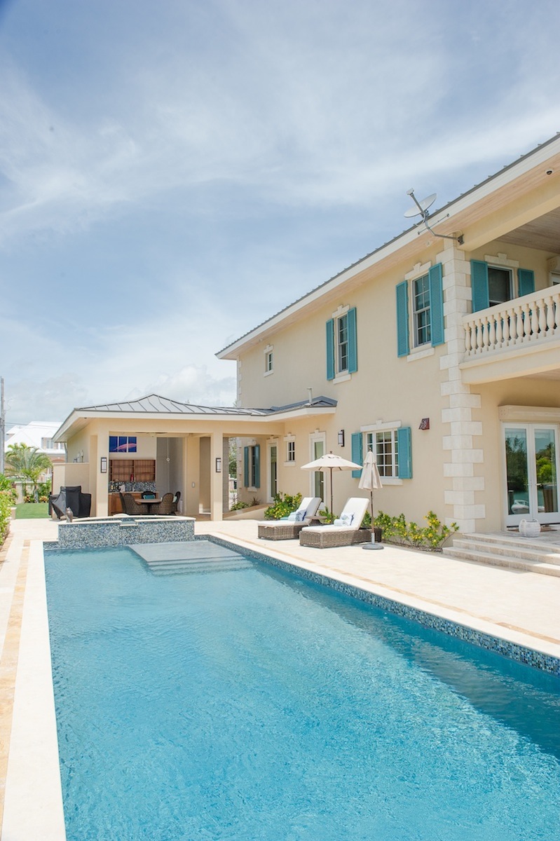 Grand Bahamian Waterfront Estate