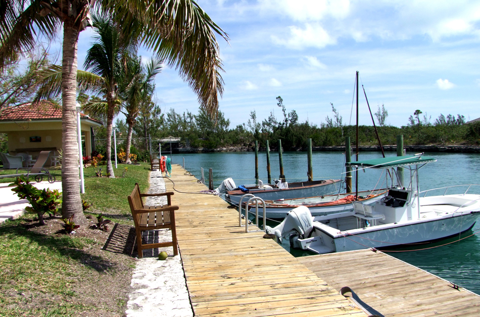 INCOME PRODUCING 6 UNIT CONDO WITH DOCKAGE IN LUCAYA