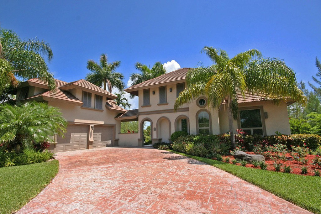 Stunning Home on the Canal in Fortune Bay!