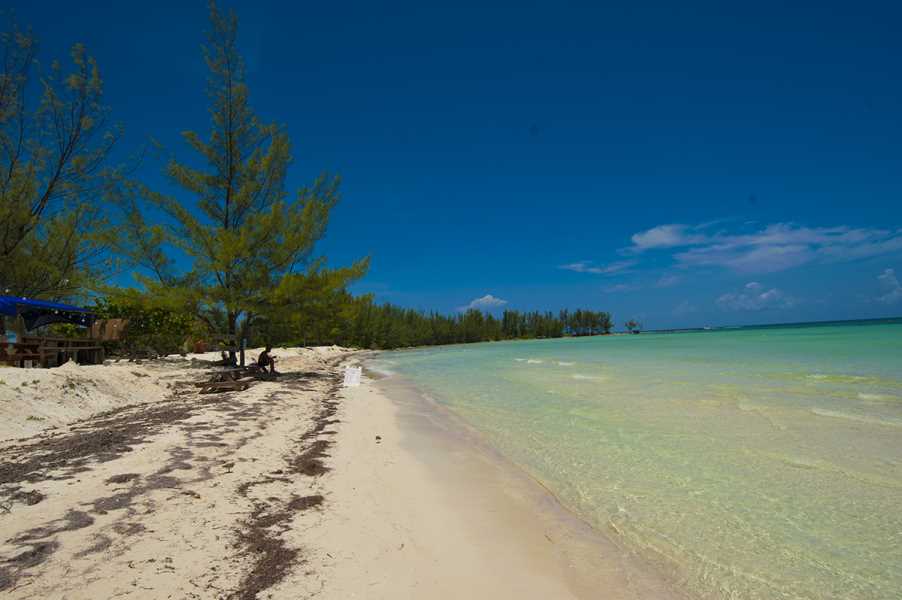 EIGHT ACRES FREEPORT LUCAYA