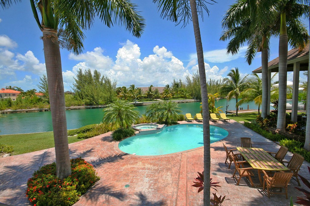 Stunning Home on the Canal in Fortune Bay!