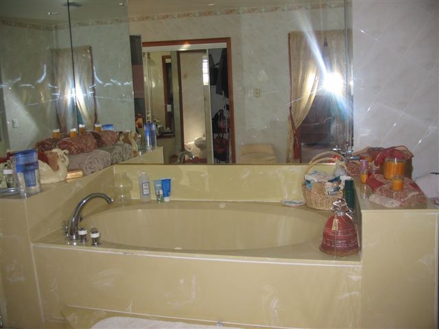Lovely Canal Front Home In Bahamia