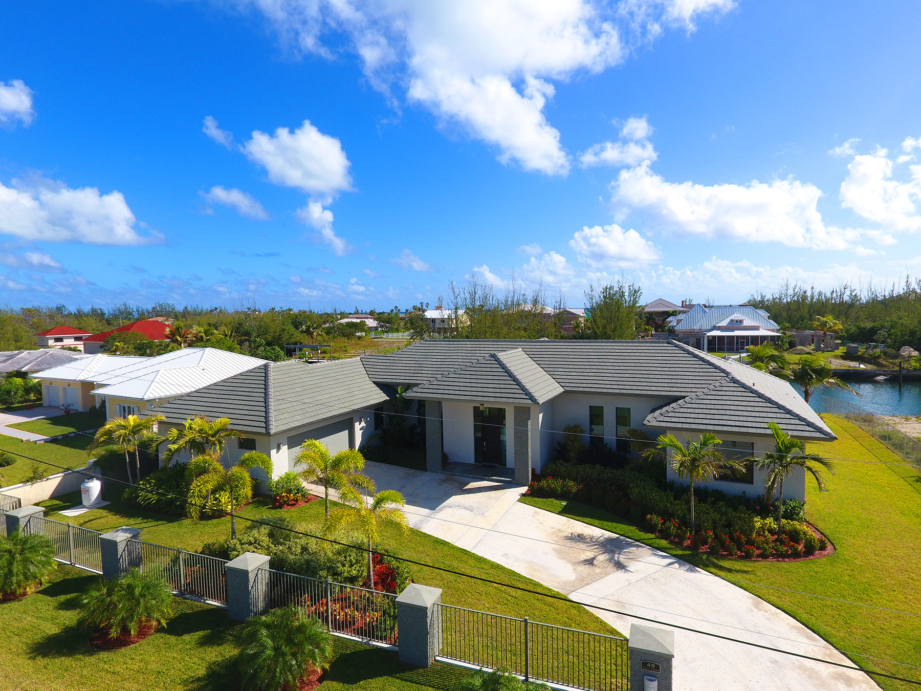 AWESOME EXECUTIVE CANAL FRONT VILLA