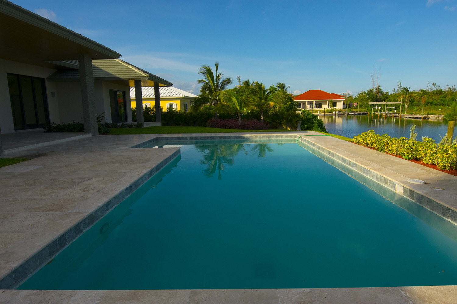 AWESOME EXECUTIVE CANAL FRONT VILLA