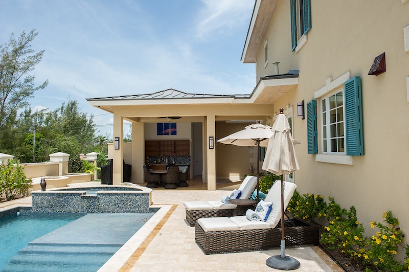 Grand Bahamian Waterfront Estate