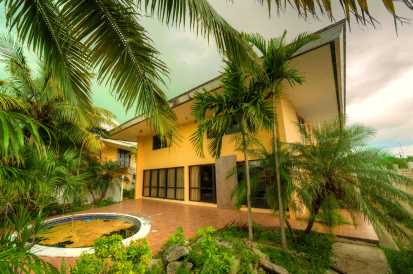 XANADU BEACH HOTEL