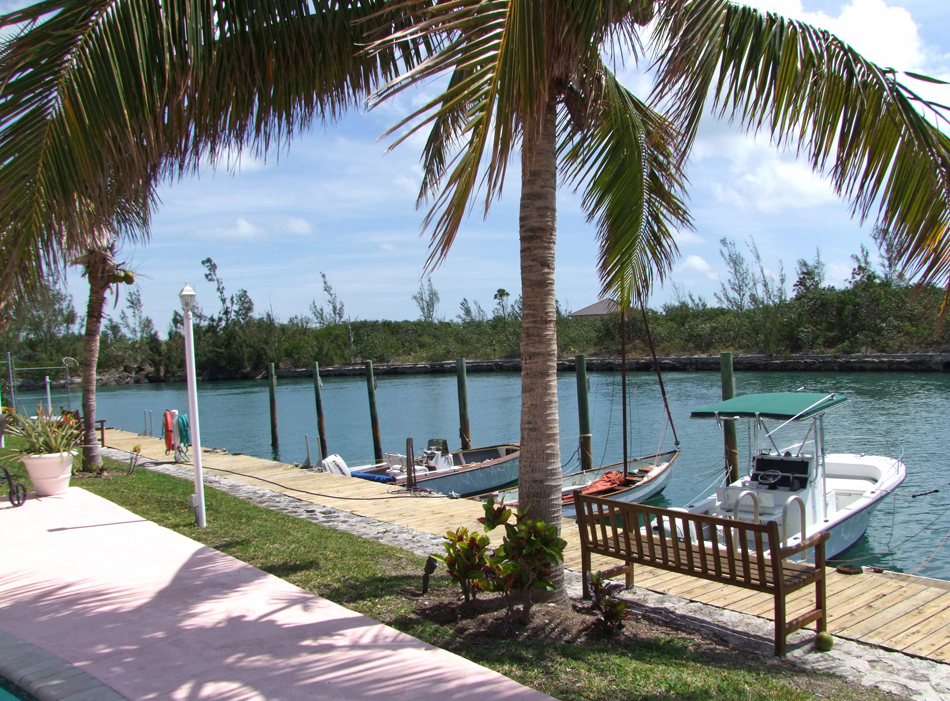 INCOME PRODUCING 6 UNIT CONDO WITH DOCKAGE IN LUCAYA