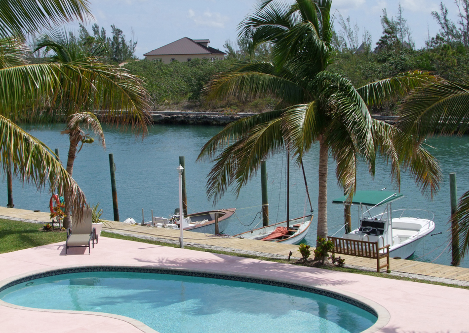 INCOME PRODUCING 6 UNIT CONDO WITH DOCKAGE IN LUCAYA