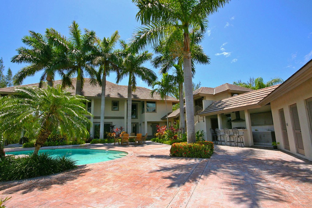 Stunning Home on the Canal in Fortune Bay!