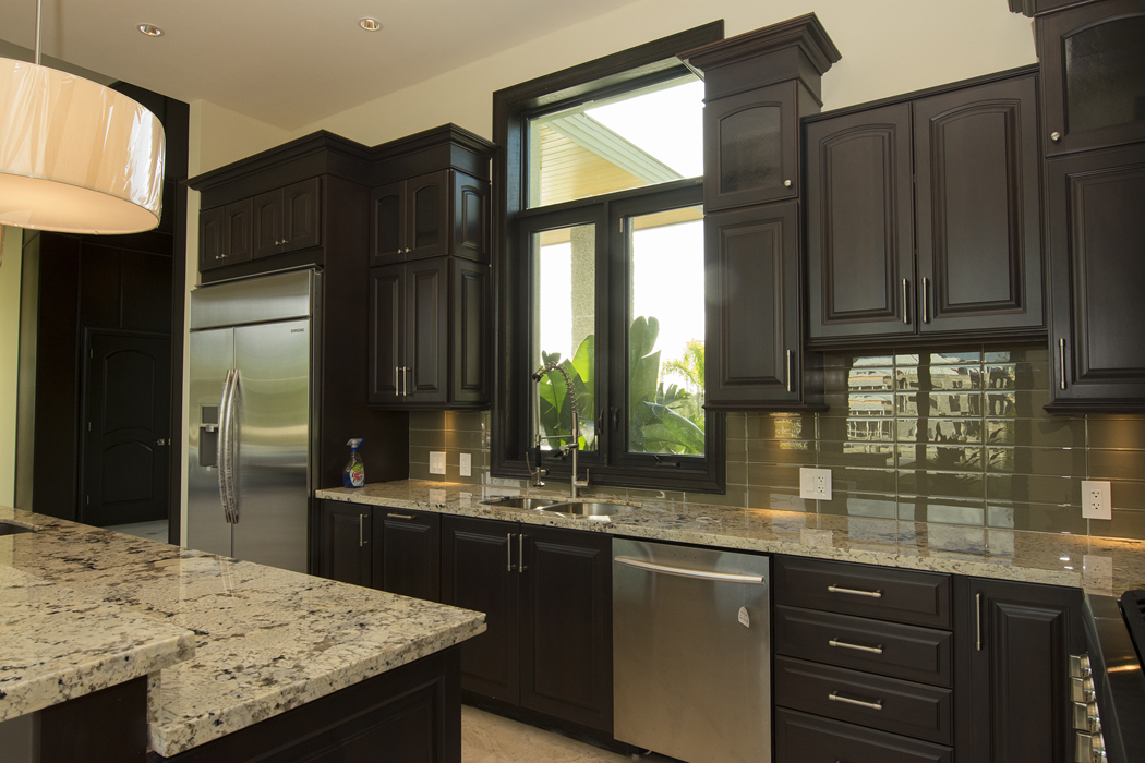 AWESOME EXECUTIVE CANAL FRONT VILLA