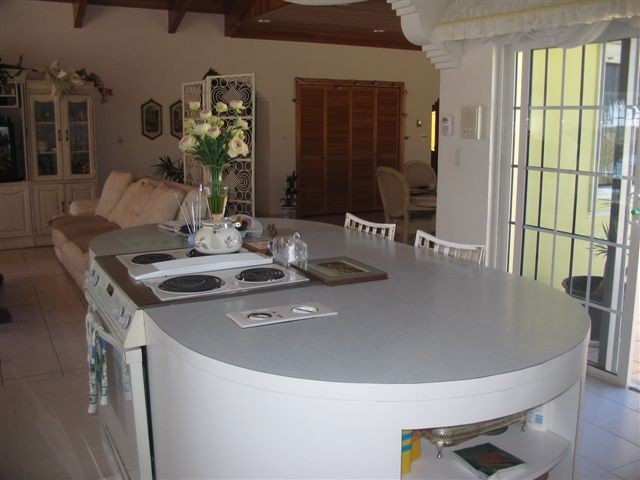 Lovely Canal Front Home In Bahamia
