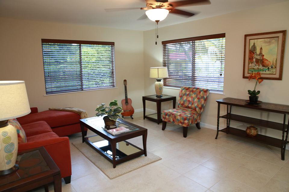 Villas in Lucaya Apartment Complex