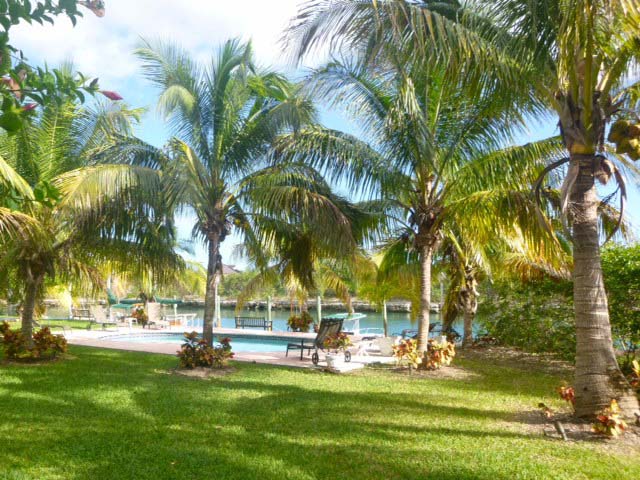 INCOME PRODUCING 6 UNIT CONDO WITH DOCKAGE IN LUCAYA