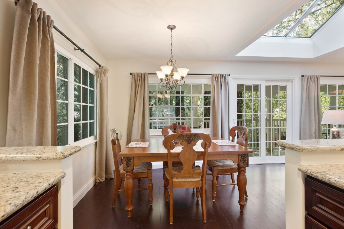 124 W Blithedale