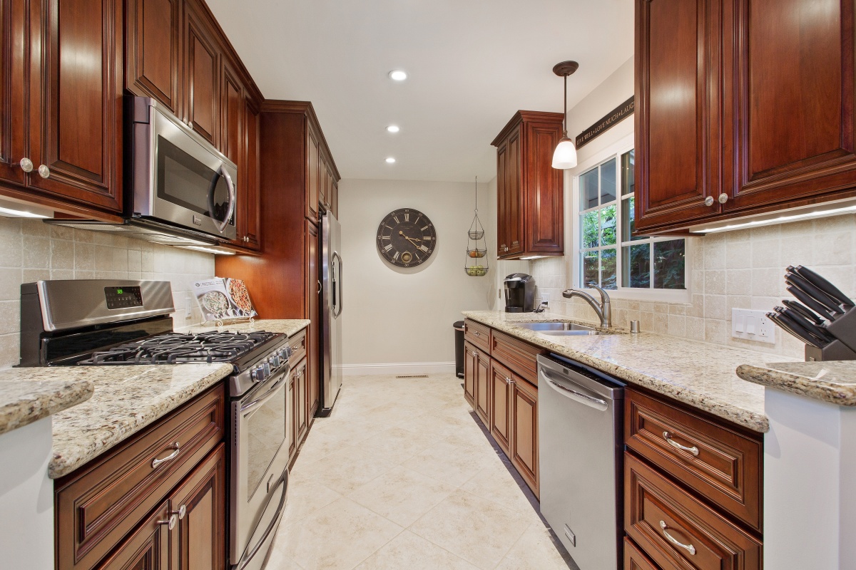 124 W Blithedale
