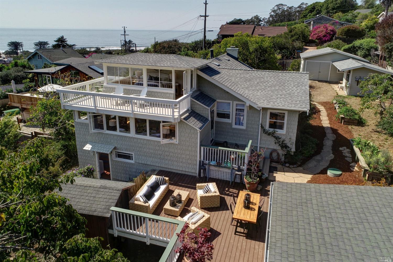 40  Laurel Ave