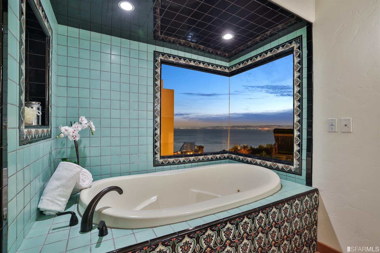 268  Lombard St 1