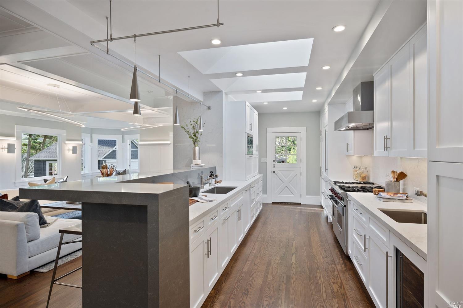 475 Molino Ave