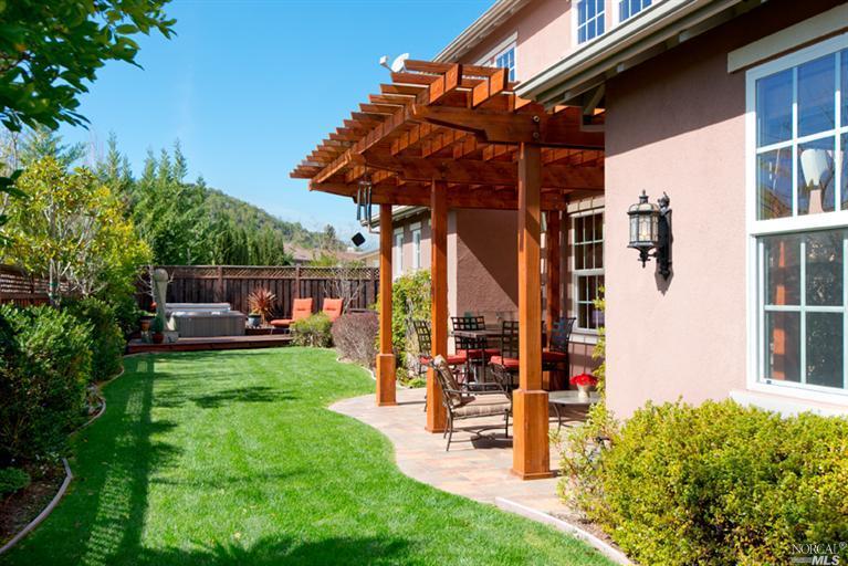 3 W Barberry Place