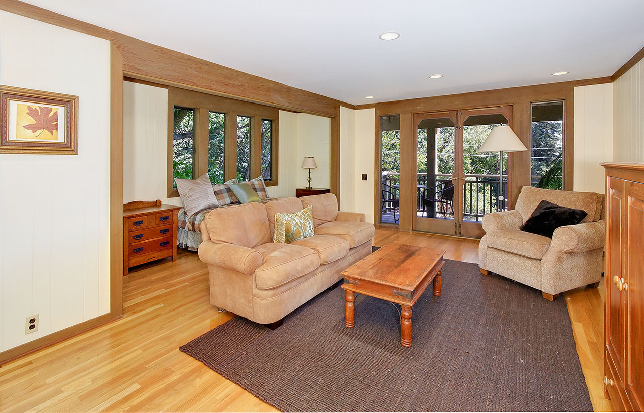 107 Oakdale Ave