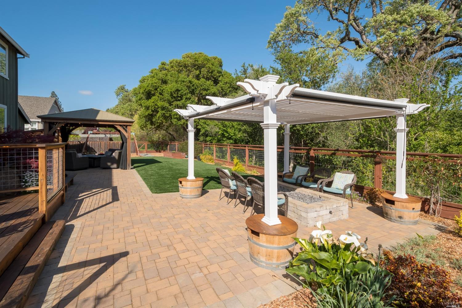 22 Rose Stone Way