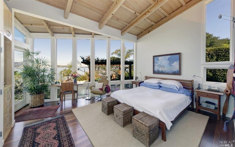5164 Paradise Drive