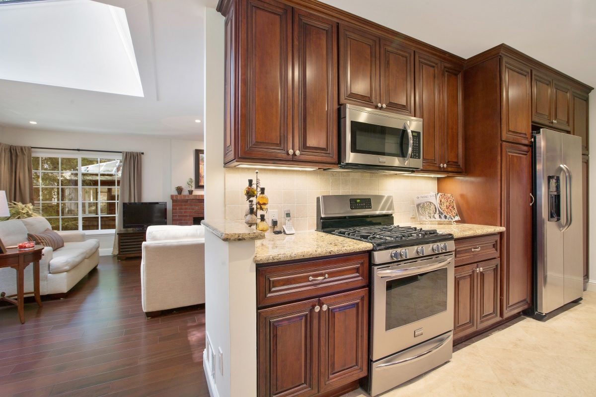 124 W Blithedale