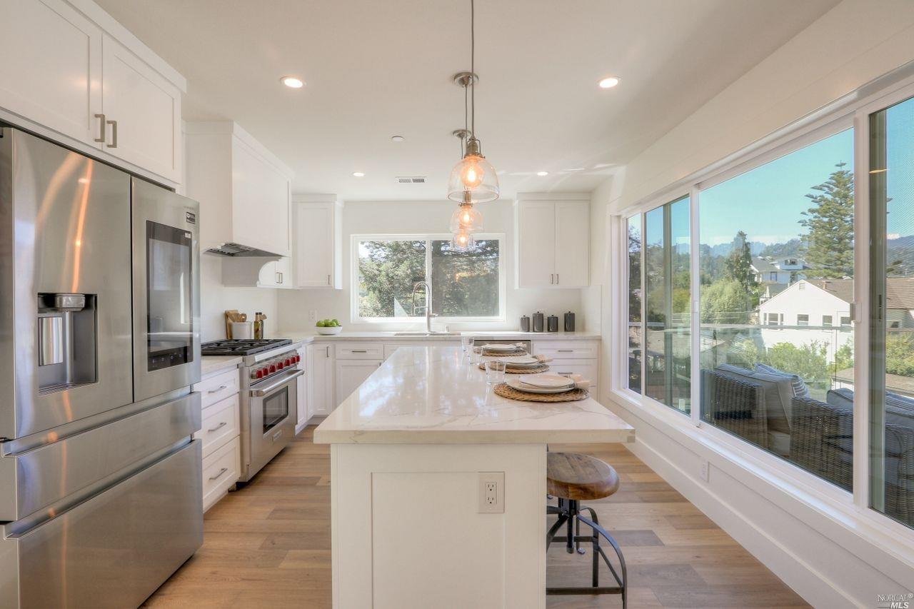 31 Alvarado Ave