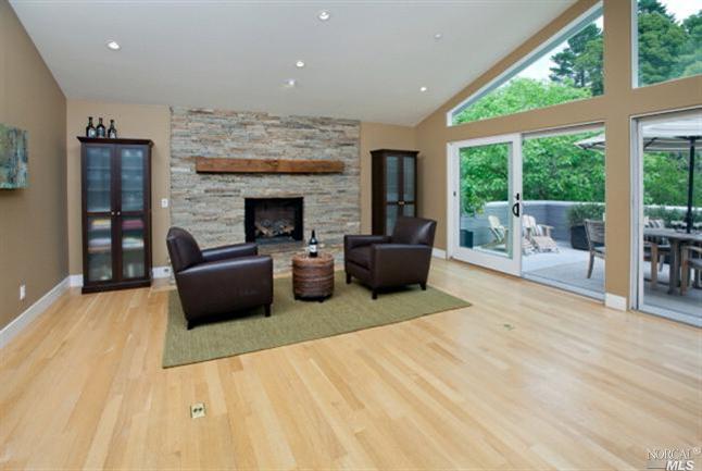 336 Laurel Way