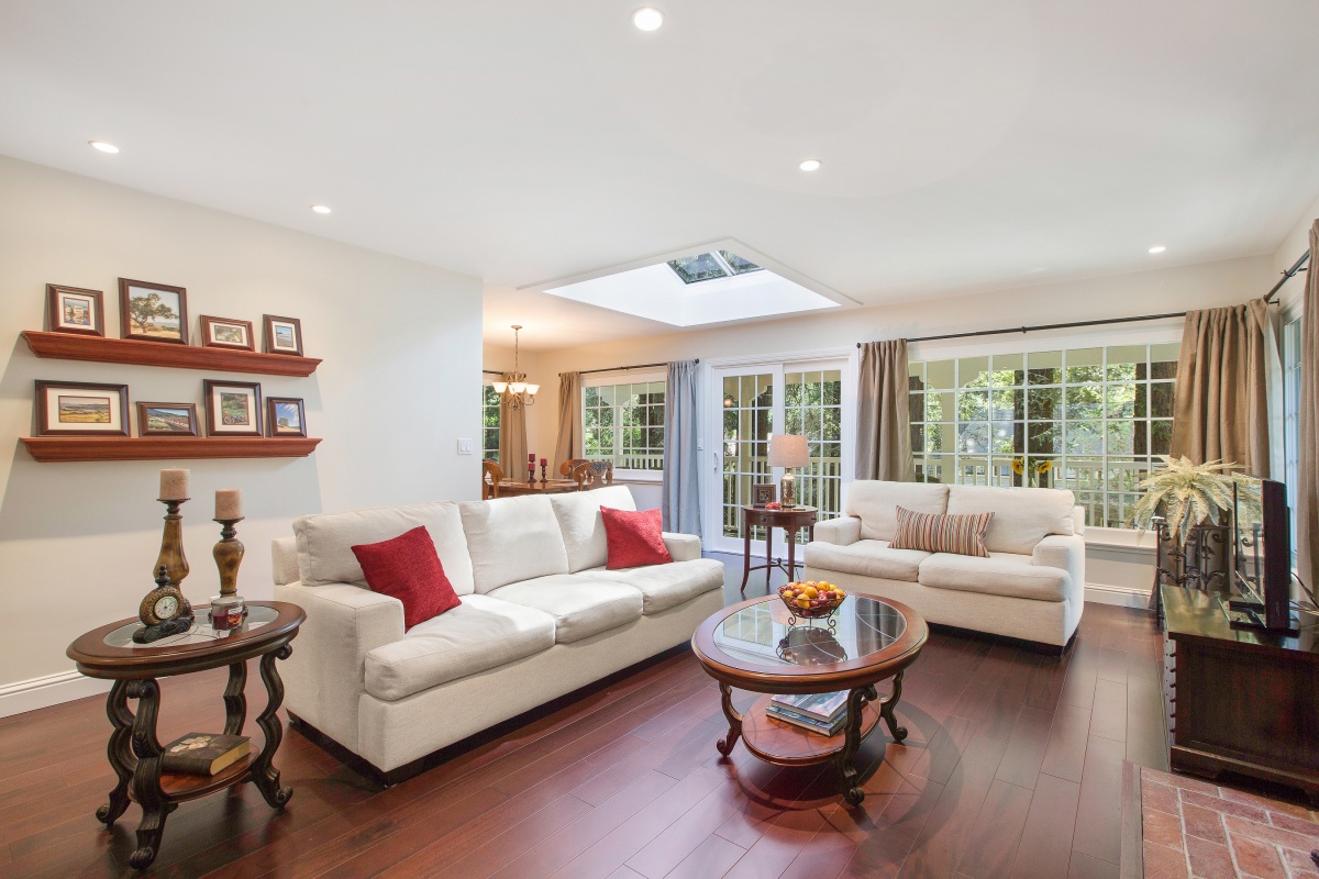 124 W Blithedale