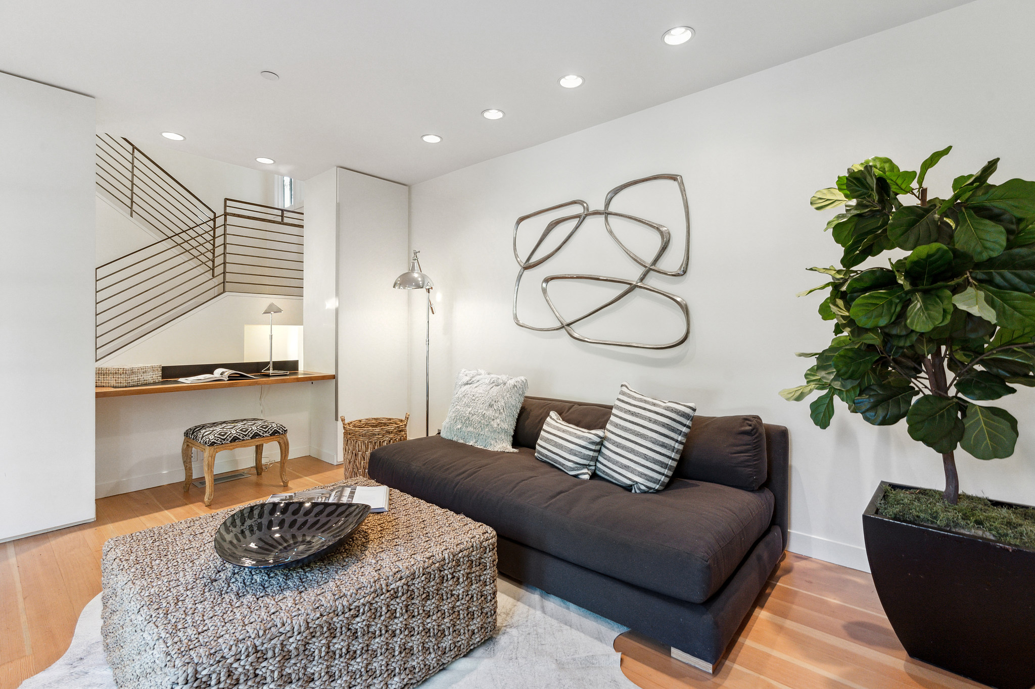25 Euterpe St