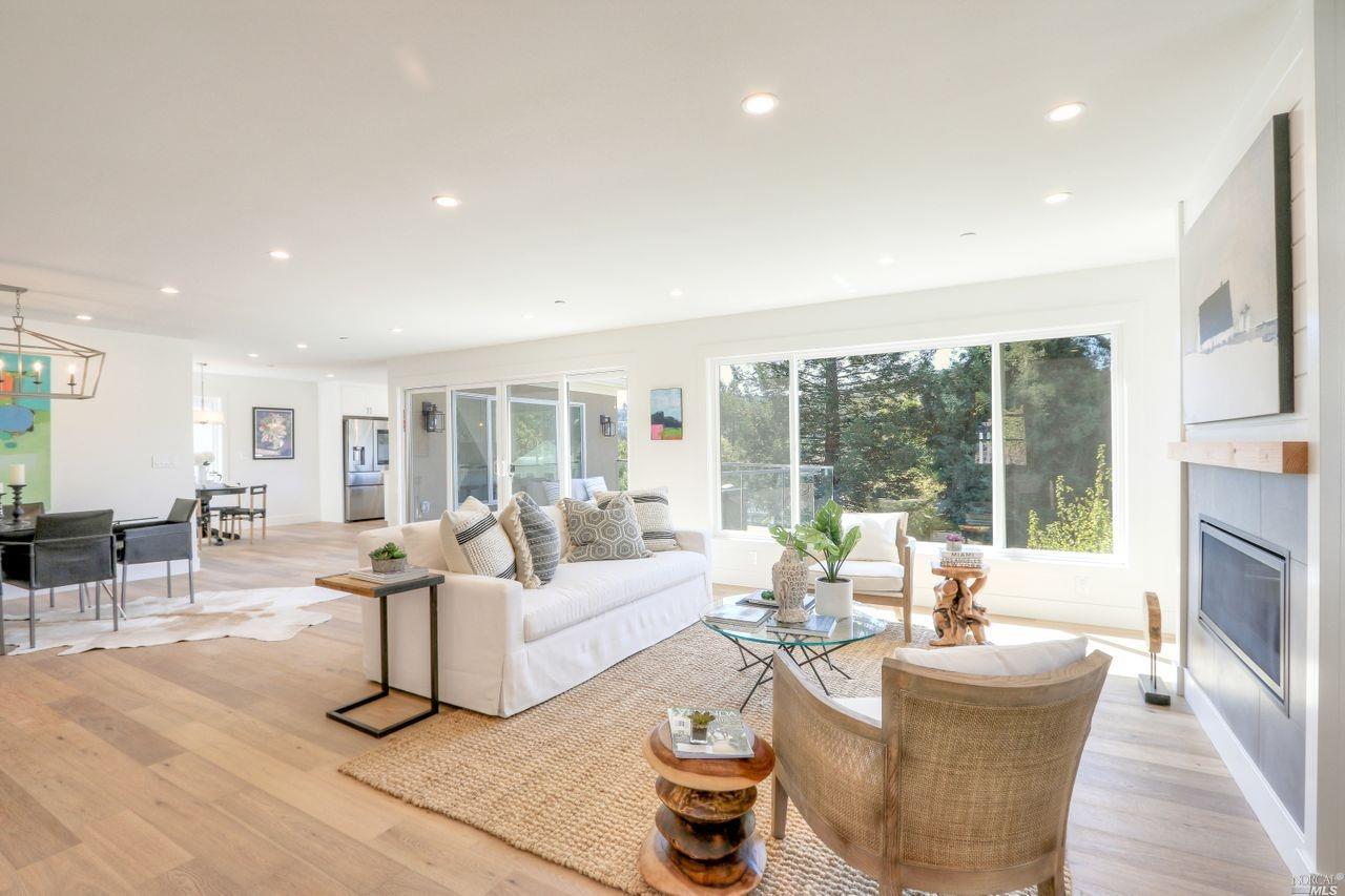 31 Alvarado Ave