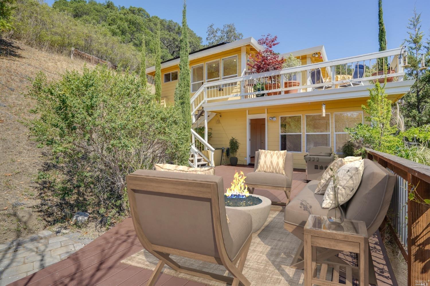 42 West Oak Knoll