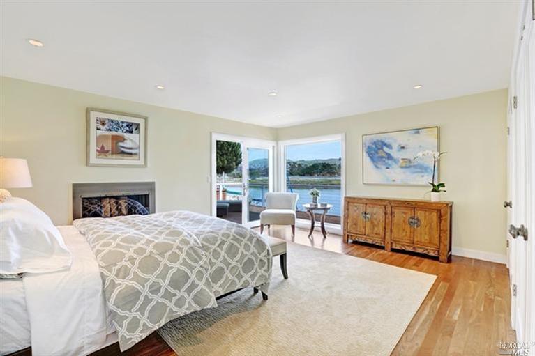 1 Strawberry Landing