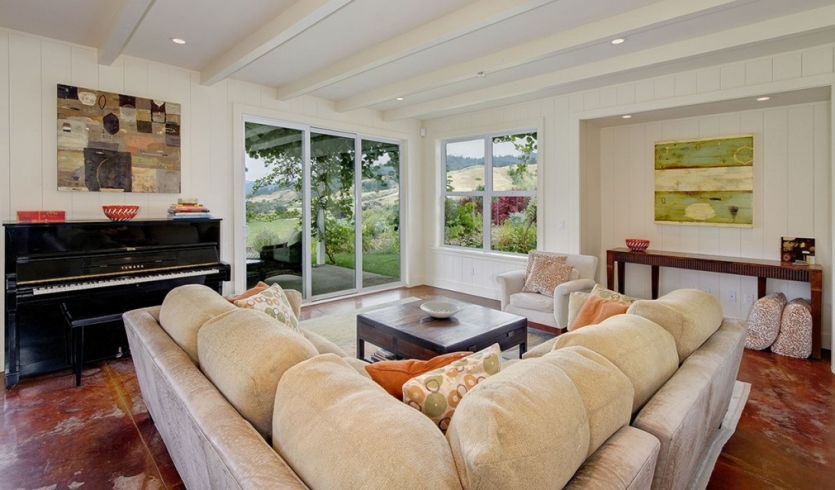 4 W Nicasio Rd