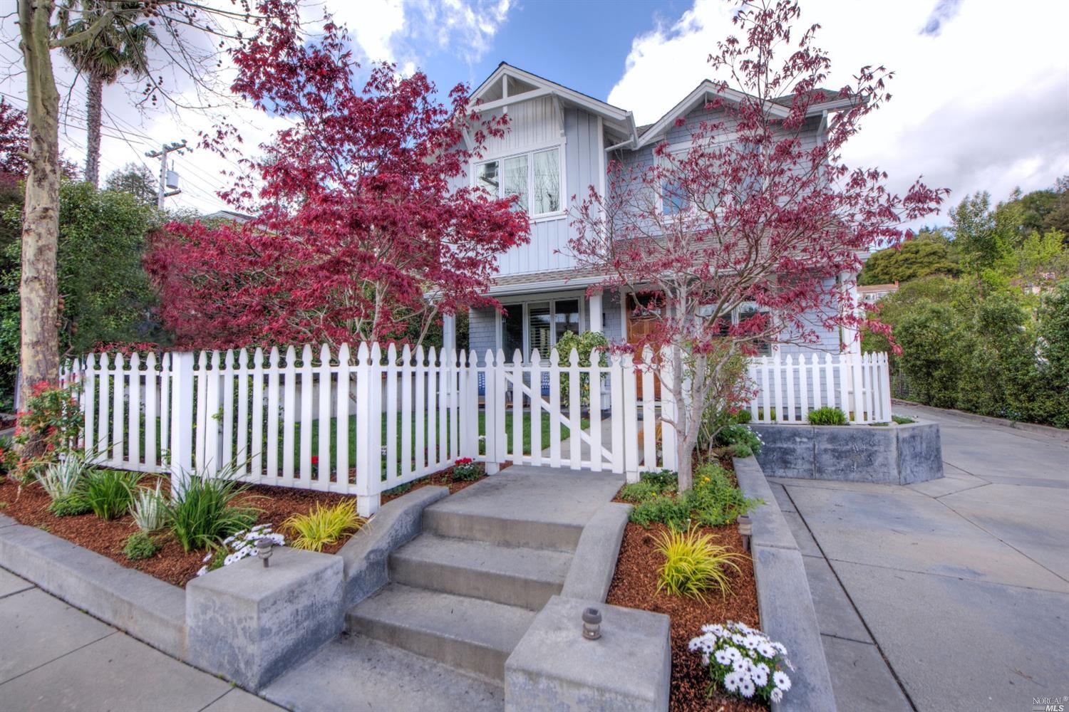 7 Locust Way